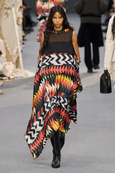 Look 60